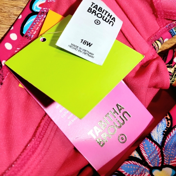 Tabitha Brown Pink Floral Print Front Cutout One Piece Swimsuit & TAB MAGAZINE! - Picture 6 of 8